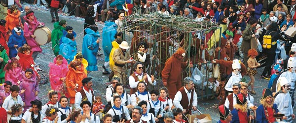 Street musicians. Cadiz Carnival © Turespaña