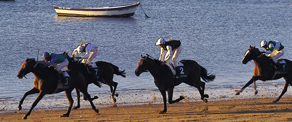 Carreras de caballos en la playa © Turespaña