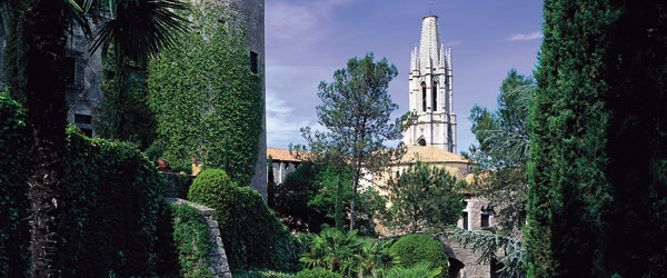 Cathedral and tower of San Feliu, Girona © Turespaña