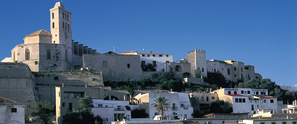 Vista general de la catedral de Ibiza © Turespaña