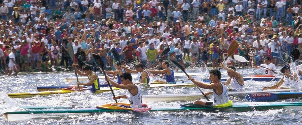 Fiesta de las Piragüas. Descenso Internacional del Sella ©Turespaña