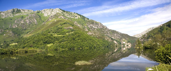 Reservoir on the Río Seco river, Asturias © Turespaña