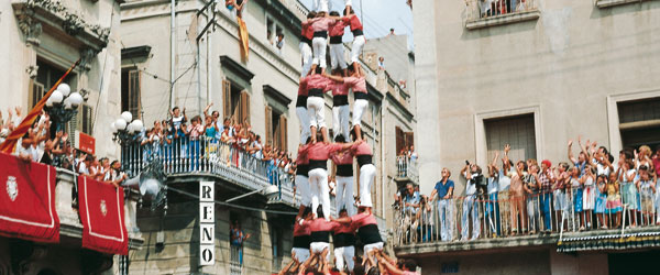 'Casteller' human tower maker. Fiesta Mayor festivities in Vilafranca del Penedés. Barcelona © Turespaña