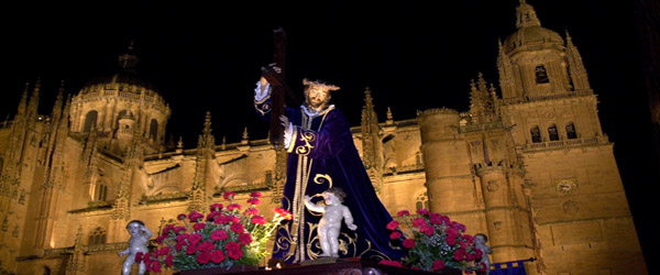 Procesión durante la Semana Santa de Salamanca. Comunicación Turismo de Salamanca