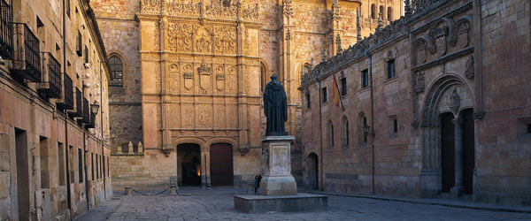 Façade of Salamanca University © Turespaña